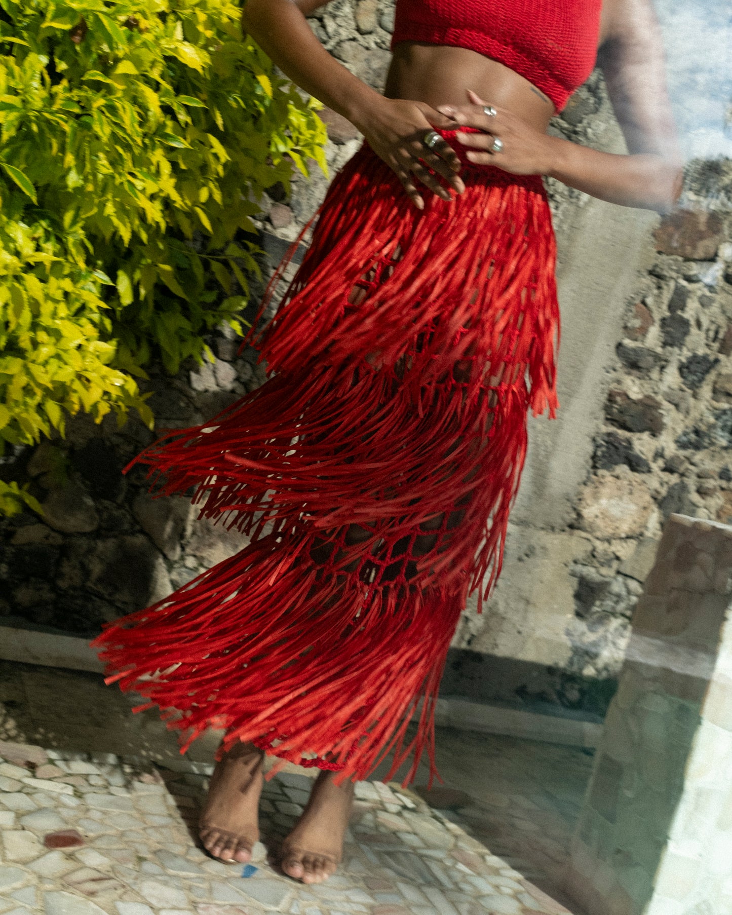 RIYA RAFFIA SKIRT / RED