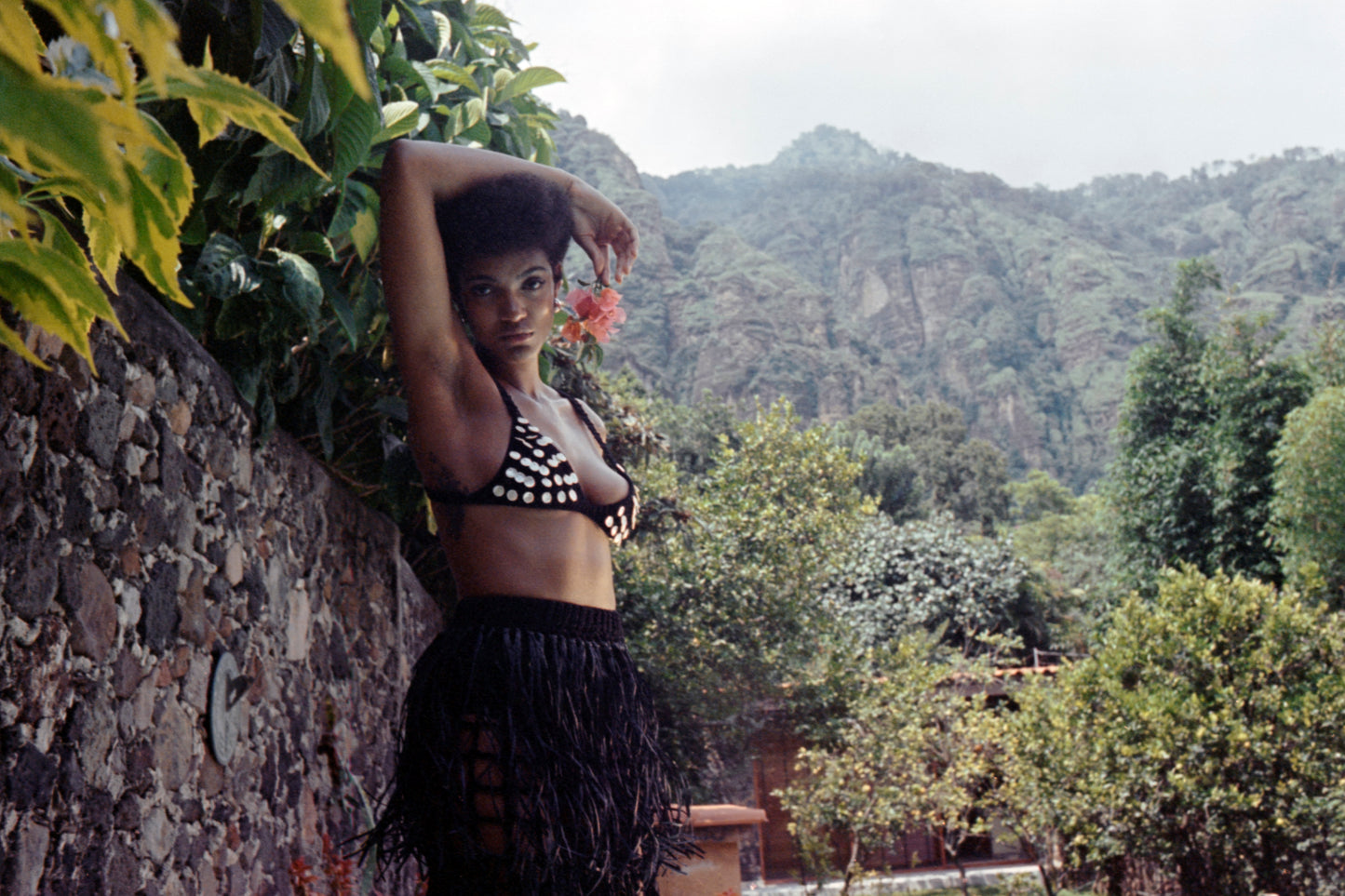 RAQUEL SHELL TOP / BLACK